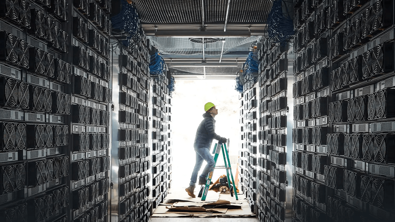 Bitcoin Miners Bank Strong September as Difficulty Barely Budges